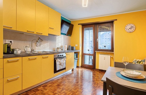 Panorama Apartment | ‘Maison De Doi – Chatillon’ Apartment with Mountain View, Private Garden & Wi-Fi