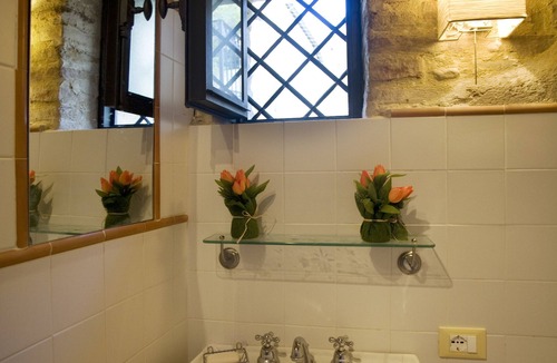 Montefalco Apartment | Melanzio holiday apartment with garden and swimming pool