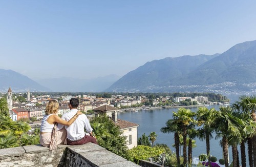 Muralto Apartment | mit Panorama-Sicht und Schwimmbad by Interhome