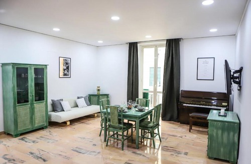 Historical Center Apartment | Modern Apartment at Piazza del Gesu' by Wonderful Italy