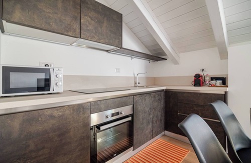 Viggiu Apartment | Modern Flat 2 near the Swiss Border in Viggiù