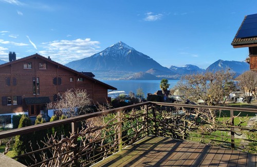 Merligen Apartment | Mon Rêve | Chalet Rooms | Views of Lake Thun and the Alps