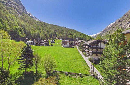 Saas Almagell House | Mountain View Suite near Saas-Fee for 3 Guests