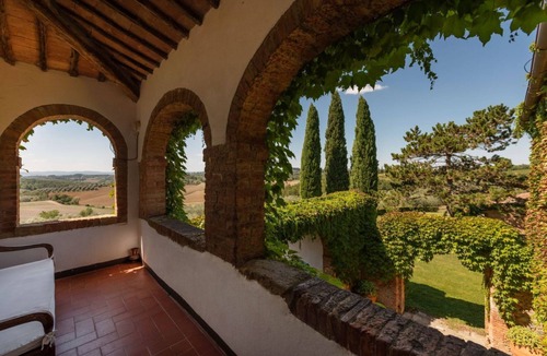 Siena Villa | My Exclusive Italy - Villa Hills on the horizon | Authentic Tuscan Style & Siena