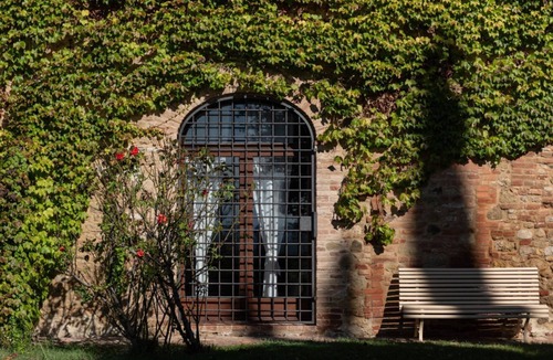 Siena Villa | My Exclusive Italy - Villa Majestic Tuscany with Infinity Pool & Lush Garden