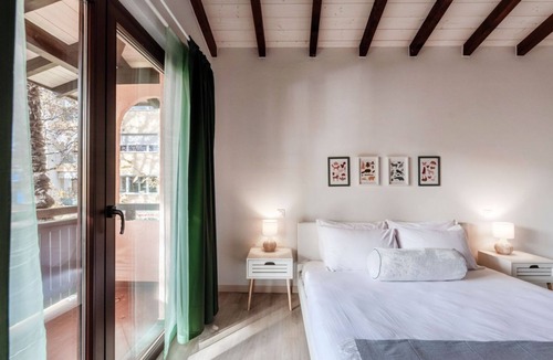 Ascona Hotel | Near the lake and the center (FLORIDA ASCONA Room 11)Just a few steps from the center and the charming lakeside promenade of Ascona, FLORIDA ASCONA Room 11 welcomes guests into a refined and comfortable setting, ideal for disco