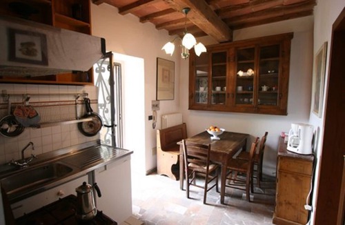 Greve in Chianti Apartment | Nice apartment for 5 guests with WIFI, pool, TV and pets allowed, close to Greve In Chianti