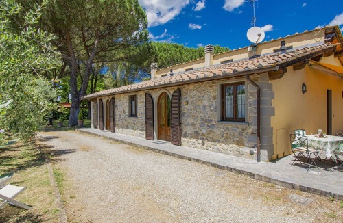 Bucine Apartment | Nice apartment for 4 guests with pool, WIFI, TV, terrace and pets allowed