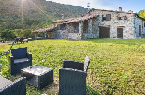 Montieri Apartment | Nice apartment for 4 people with WIFI, TV, patio, pets allowed and parking