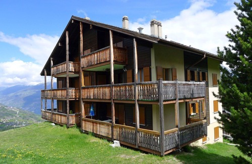 Buerchen Apartment | Nice apartment for 4 people with WIFI, TV, balcony, pets allowed and panoramic view