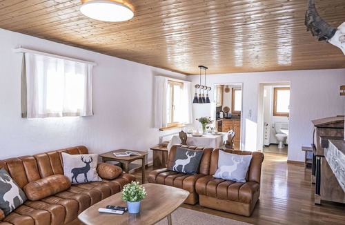 Samedan Apartment | Nice apartment for 4 people with WIFI, TV, balcony and panoramic view
