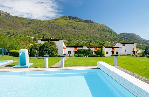 Sonvico Apartment | Nice apartment for 4 people with WIFI, pool, TV and patio