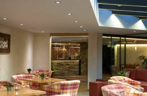 Montana Apartment | Nice apartment for 6 guests with hot tub, pool, WIFI, TV, balcony, pets allowed and parking