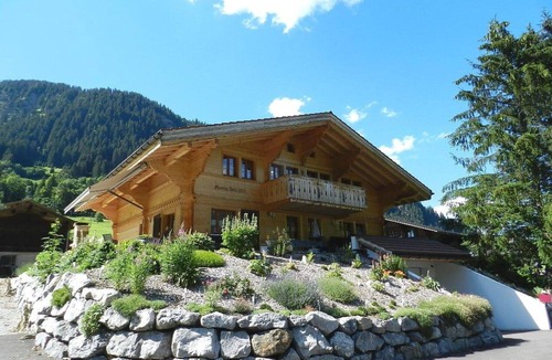 Gsteig Apartment | Nice apartment for 6 people with WIFI, balcony and pets allowed