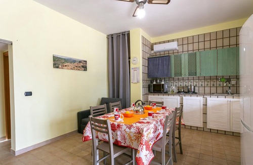 Marina di Modica House | Nice home in Modica with private swimming pool, can be inside or outside