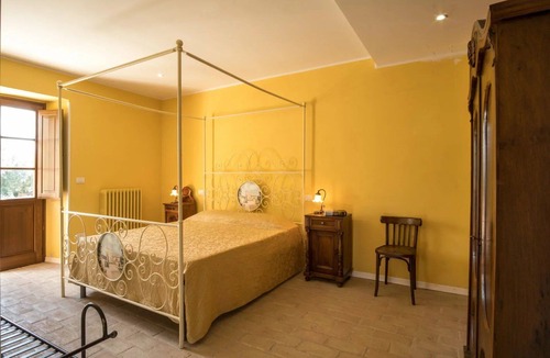Agello Bed & Breakfast | Nice room with private pool, A/C, WIFI, TV, veranda and pets allowed, close to Perugia
