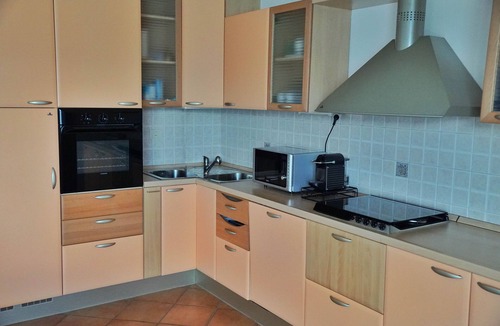 Bonzeno Apartment | Nina's Home - Lake View Apartment, Jacuzzi and Garden