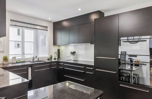 Old Town Apartment | Old Town Gem by Grossmünster | AC | Free Parking
