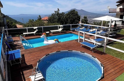 Piazza-Tralia-Pendolo Apartment | One-bedroom Apartment with Pool, Playground and breathtaking view