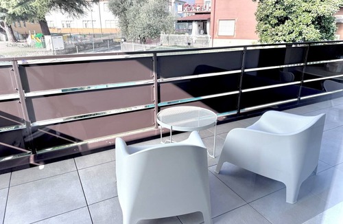 Sarnico Apartment | Pantone Sarnico Color Suites -Garage-Self check-in-Close to the lake and downtown