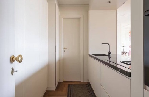 Oltrarno Apartment | Prime Riverside Living in Florence – 5 Bedrooms, Scenic Views & Comfort