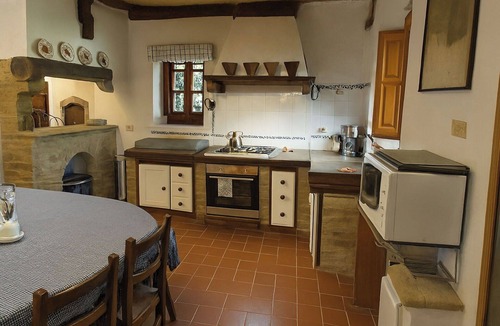 San Pietro in Bossolo Villa | Private Villa with A/C, private pool, WIFI, TV, patio, panoramic view, close to San Gimignano