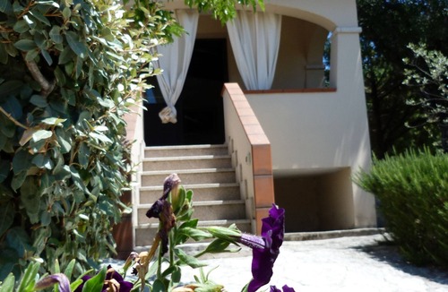 Tanaunella Villa | Private Villa with Large Garden & Veranda – Relaxation & Comfort in Budoni