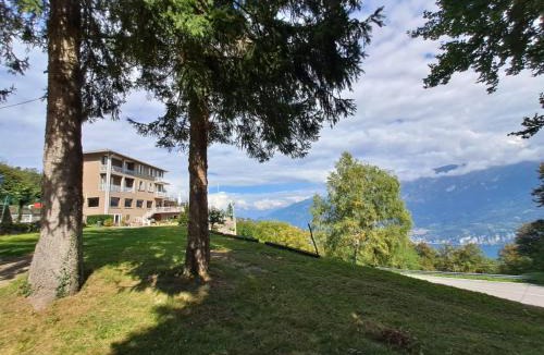 Civenna Hotel | PROVINCIALE 79