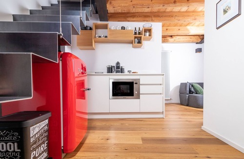 Chiavenna Apartment | Quadro - sophisticated maisonette in the BOTTONERA casa vacanza with sun terrace