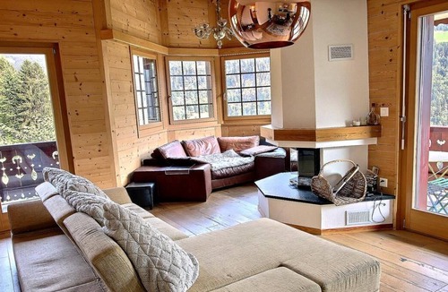 Champery Apartment | Quiet, near the village and the free shuttle stop for the cableway, 3 bedrooms, wifi and parking spa