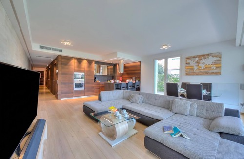 Lugano Apartment | Rebecca Garden with Terrace in Paradiso, Lugano, Switzerland