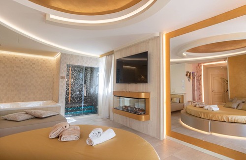 Rivotorto House | Rebecca Suite - Suite with private whirlpool tub and steam room