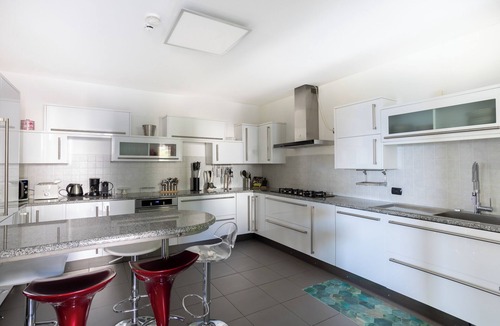 Carciano House | Relaxing Oasis: Villa with Private Pool & View