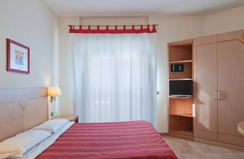 Zona XXX Castel Fusano Apartment | Residence I Triangoli Comfort Apartment Monthly