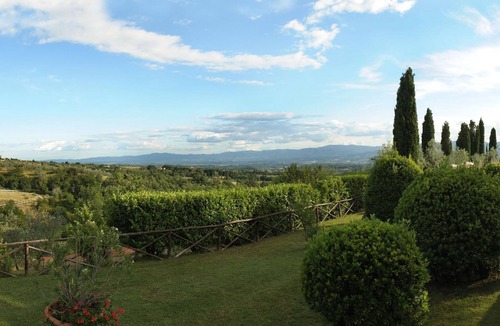 San Donato in Fronzano Apartment | Residence in San Donato Fronzano with 2 bedrooms sleeps 4