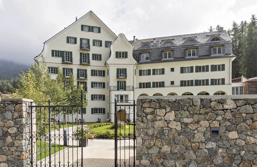 Sils-Maria Apartment | Residenza Alpenrose 31 – Spacious 4.5-room flat with a terrace and mountain view