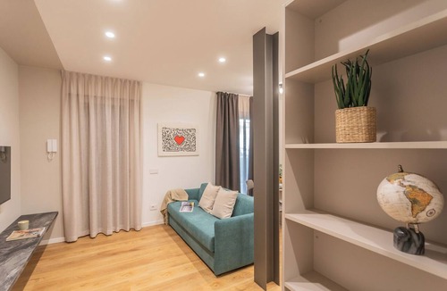 Como Apartment | Rezia Apartments - Three Bedroom Apartment, Sleeps 12