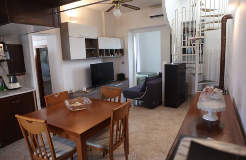 Pontecagnano Faiano House | Rilassante E Indipendente- La Rondinella -detacha
