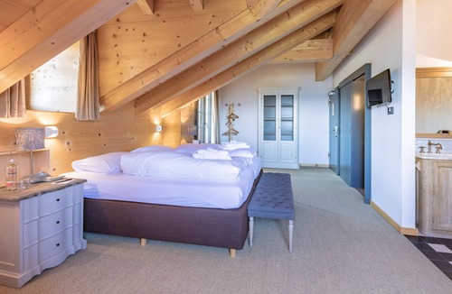 Oeschseite Cabin | Rinderberg Lodge
