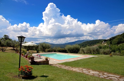 Radicondoli House | Romantic cottage with private pool and garden.