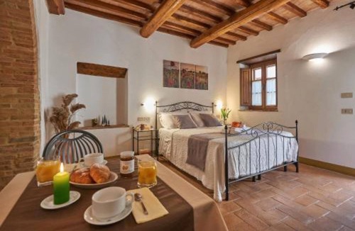 Pienza Apartment | Room 'Agriturismo Bonello Doppia' with Shared Pool, Garden, and Wi-Fi