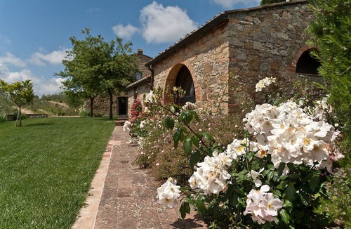 Greve in Chianti House | Rustic farmhouse with beautiful pool, gardens and views in central Tuscany