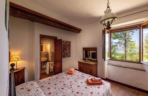 Montalcino Other | Rustic-style apartment in a family-run Tuscan farmhouse
