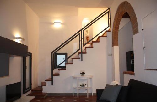 San Lorenzo Apartment | S.Zanobi courtyard house w/terrace