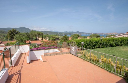 Magazzini Apartment | Saline - Apartment with sea views in Portoferraio