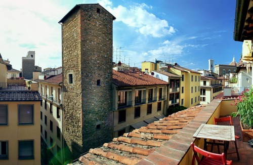 San Giovanni Apartment | Santo Stefano Penthouse: at Ponte Vecchio for 4 people with 2 terraces
