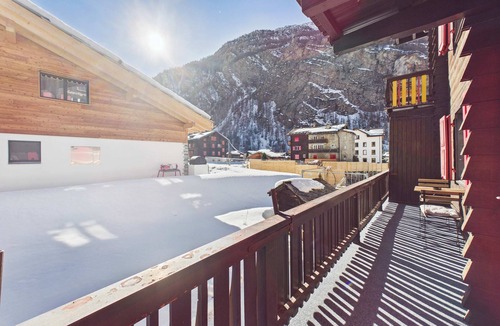 Randa Apartment | Scenic Family Apartment Moments from Zermatt