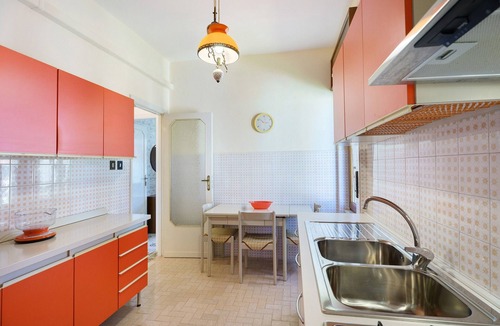 Laura House | Seaside House Paestum vacation home with private terrace, Wi-Fi, and air conditioning
