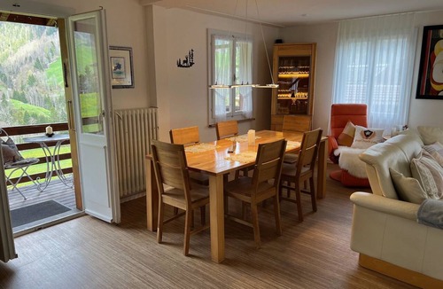 Ruedisbach Apartment | Serviced Apartment Chalet Bärgblüml i Habkern Appartement/Fewo 8-Bettwohnung by Interhome