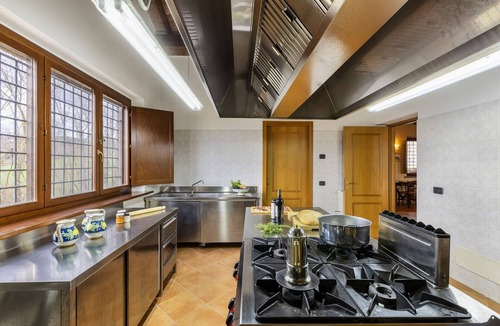 Loreto Villa | Spacious villa with private pool and panoramic views of the Umbrian hills, just 15 minutes from Todi